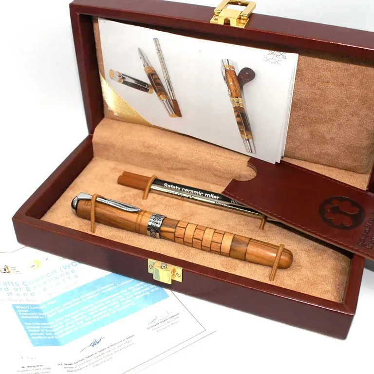 القلم الحاصل على جائزة مجلس الحرف 2016 - صورة 1