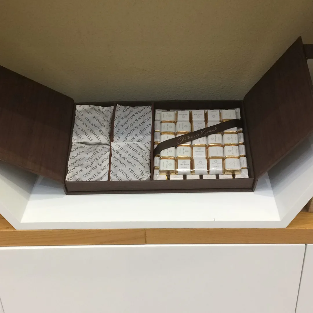 علب المناسبات - Image 1