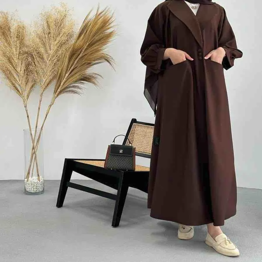 العبايه البنيه - صورة 1