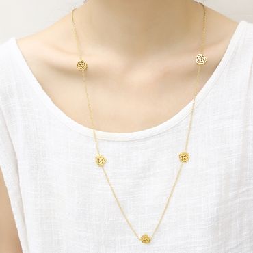 Rose necklace