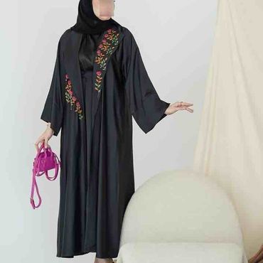 ما تزهى الا عليج