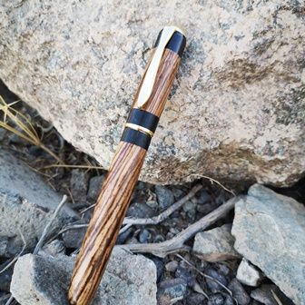 قلم كلاسيكي من خشب الزيبرا والابنوس